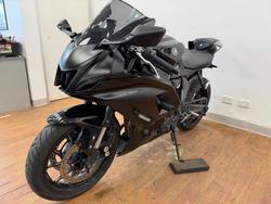 2025 Yamaha YZF-R7LA Black