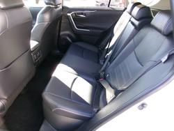 2020 Toyota
RAV4 Hybrid RAV4 Hybrid Cruiser 2WD 2.5L Auto CVT 5 Door Wagon 3X37680 002