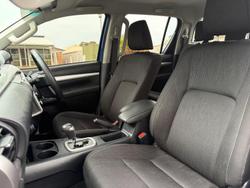 2022 Toyota Hilux SR5
