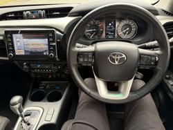 2022 Toyota Hilux SR5