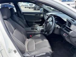 2019 HONDA CIVIC VTi-S