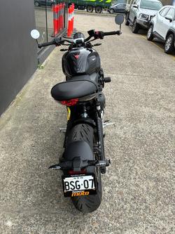 2025 Triumph TRIDENT 660 BLACK
