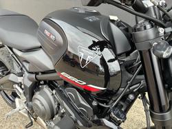2025 Triumph TRIDENT 660 BLACK
