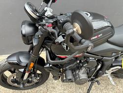 2025 Triumph TRIDENT 660 BLACK