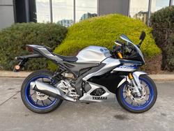 Yamaha YZF-R15M