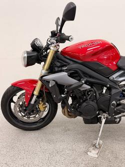 Triumph 2015 TRIUMPH 660CC STREET TRIPLE LAMS Red