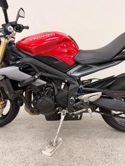 Triumph 2015 TRIUMPH 660CC STREET TRIPLE LAMS Red