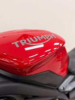 Triumph 2015 TRIUMPH 660CC STREET TRIPLE LAMS Red