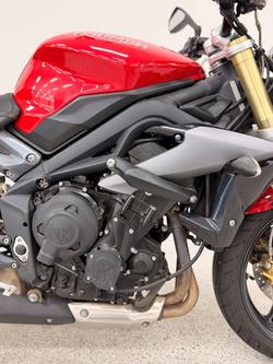 Triumph 2015 TRIUMPH 660CC STREET TRIPLE LAMS Red