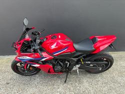 2025 Honda CBR650RAC R