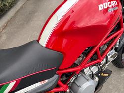 2006 DUCATI MONSTER S2R Red