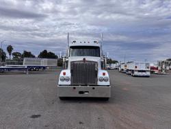 2025 Kenworth T620 SAR WHITE