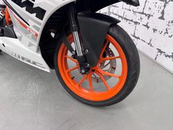 2015 KTM RC 390 RC White