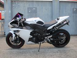 2010 YAMAHA YZF-R1 WHITE