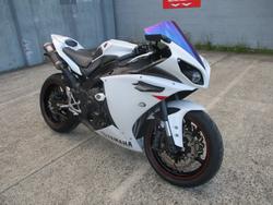 2010 YAMAHA YZF-R1 WHITE