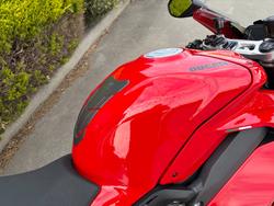 2022 DUCATI STREETFIGHTER V4 Red
