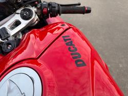 2022 DUCATI STREETFIGHTER V4 Red
