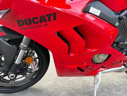 2022 DUCATI STREETFIGHTER V4 Red