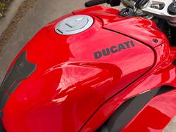 2022 DUCATI STREETFIGHTER V4 Red