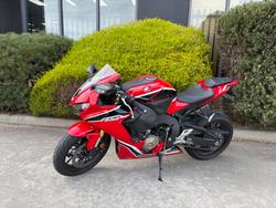 2017 Honda CBR1000RR (FIREBLADE) ABS Red