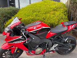2017 Honda CBR1000RR (FIREBLADE) ABS Red