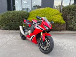 2017 Honda CBR1000RR (FIREBLADE) ABS Red