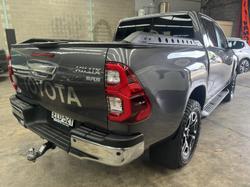 2020 Toyota Hilux SR5