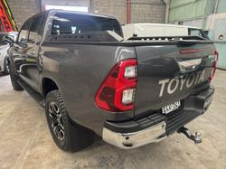 2020 Toyota Hilux SR5