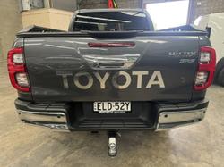 2020 Toyota Hilux SR5