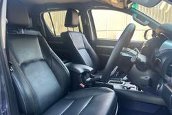 2025 Toyota Hilux SR5 48V