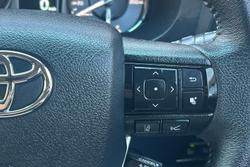 2025 Toyota Hilux SR5 48V