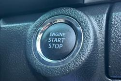 2025 Toyota Hilux SR5 48V