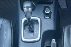 2025 Toyota Hilux SR5 48V
