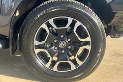 2025 Toyota Hilux SR5 48V