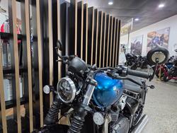 2026 Triumph BONNEVILLE BOBBER BLUE