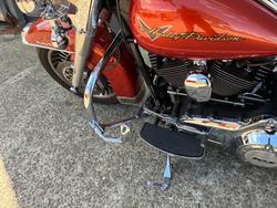 2011 HARLEY-DAVIDSON FLHR ROAD KING ORANGE