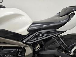2022 Triumph STREET TRIPLE S 660 LAMS White