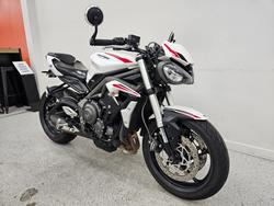 2022 Triumph STREET TRIPLE S 660 LAMS White