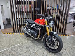 2026 Triumph BONNEVILLE SPEED TWIN 1200 RS ORANGE