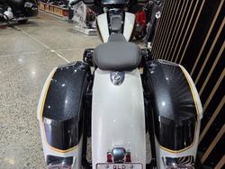 2023 BMW Motorrad R 18 ALPINE WHITE