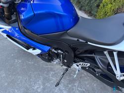 2006 Suzuki GSX-R600 Blue / White