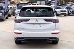 2026 Mitsubishi Outlander ES ZM MY26 White Diamond