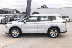 2026 Mitsubishi Outlander ES ZM MY26 White Diamond