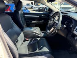 2015 TOYOTA KLUGER GX (4x2)