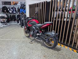 2026 Triumph TRIDENT 800 RED