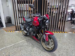 2026 Triumph TRIDENT 800 RED