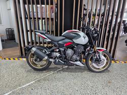 Triumph Trident 800