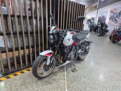 2026 Triumph TRIDENT 800 GREY