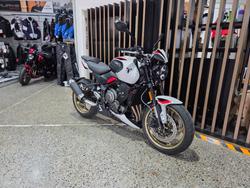 2026 Triumph TRIDENT 800 GREY