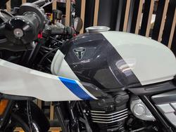 2026 Triumph THRUXTON 400 PEARL WHITE METALLIC